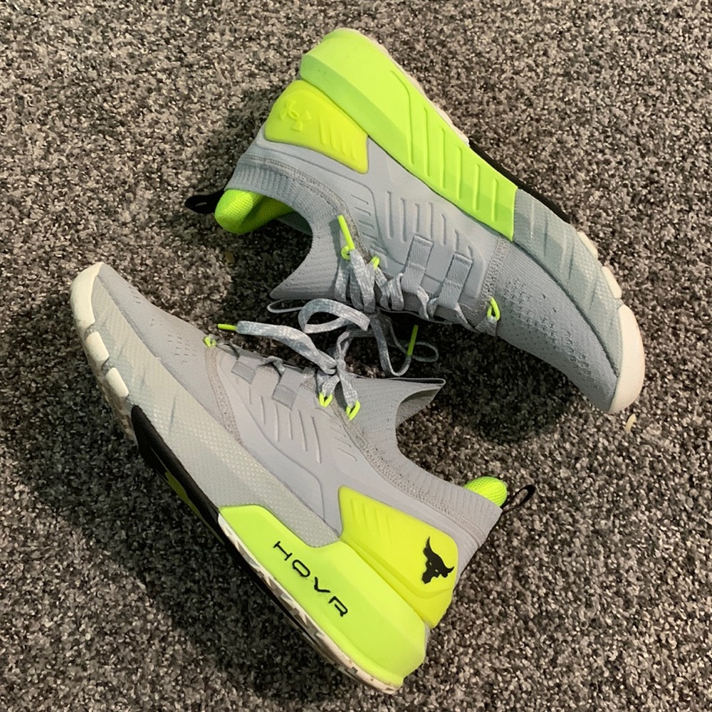 UA Women’s sneaker size 10 fits like a 9